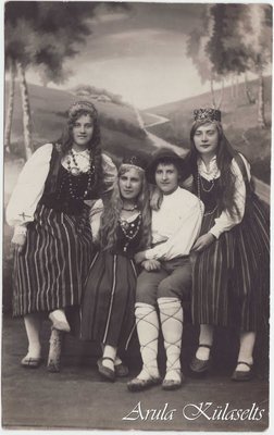 864. Linda Kann sõpradega