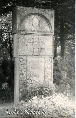 monument Otepää kalmistul, blogisse