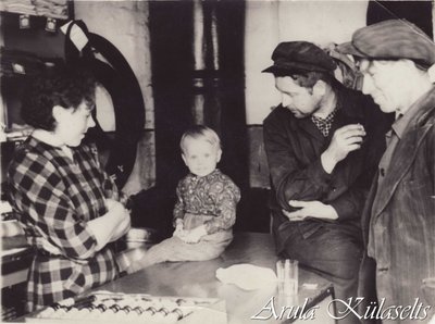 815. Aino, Juhan, Heino Seer ja
