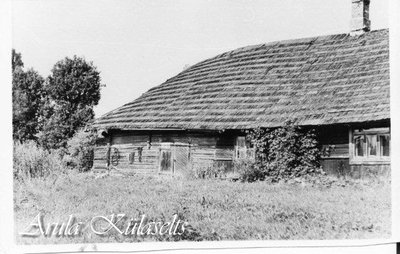 925. Paaksi talu